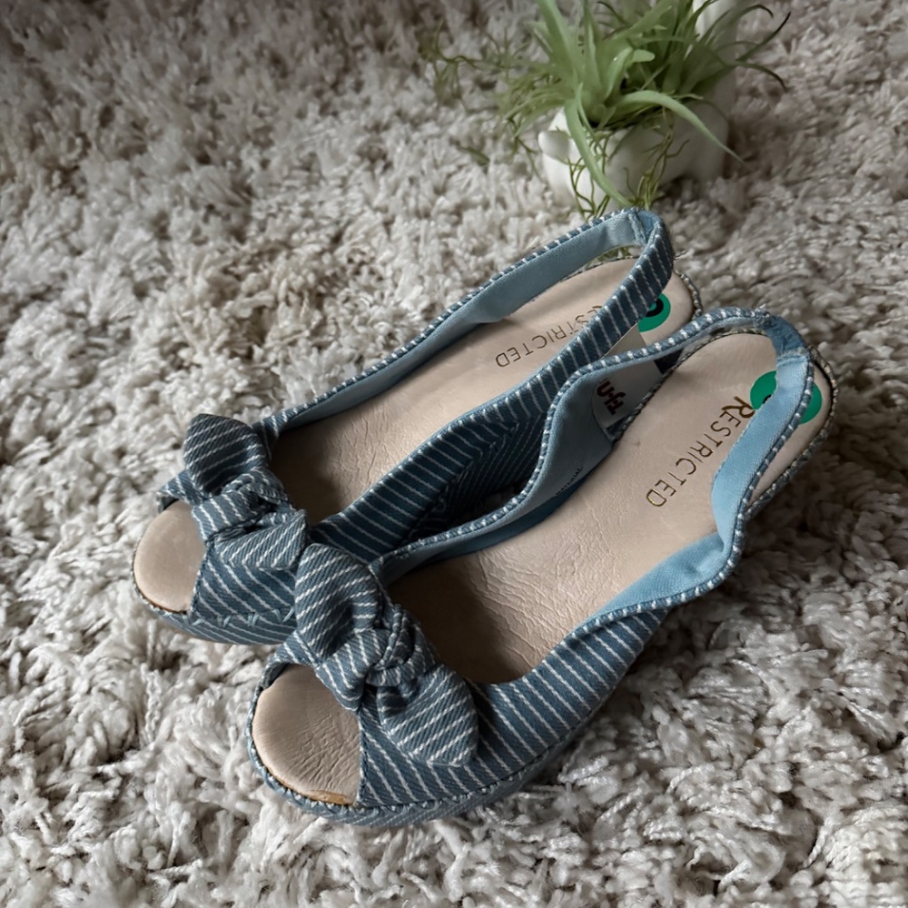Women's peep-toe Restricted Blue Striped Knot Peep-Toe Slingback Sandals sandals - Picture 2 of 6